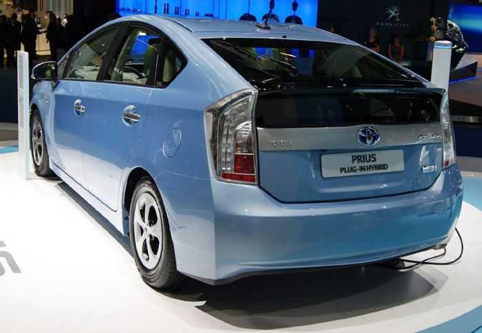 Η διάθεση του υβριδικού Prius που φορτίζει στην πρίζα θα ξεκινήσει στις αρχές του 2012. Η διάθεση του υβριδικού Prius που φορτίζει στην πρίζα θα ξεκινήσει στις αρχές του 2012.